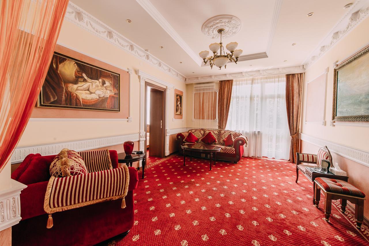 Urartu Hotel Kharkiv Extérieur photo