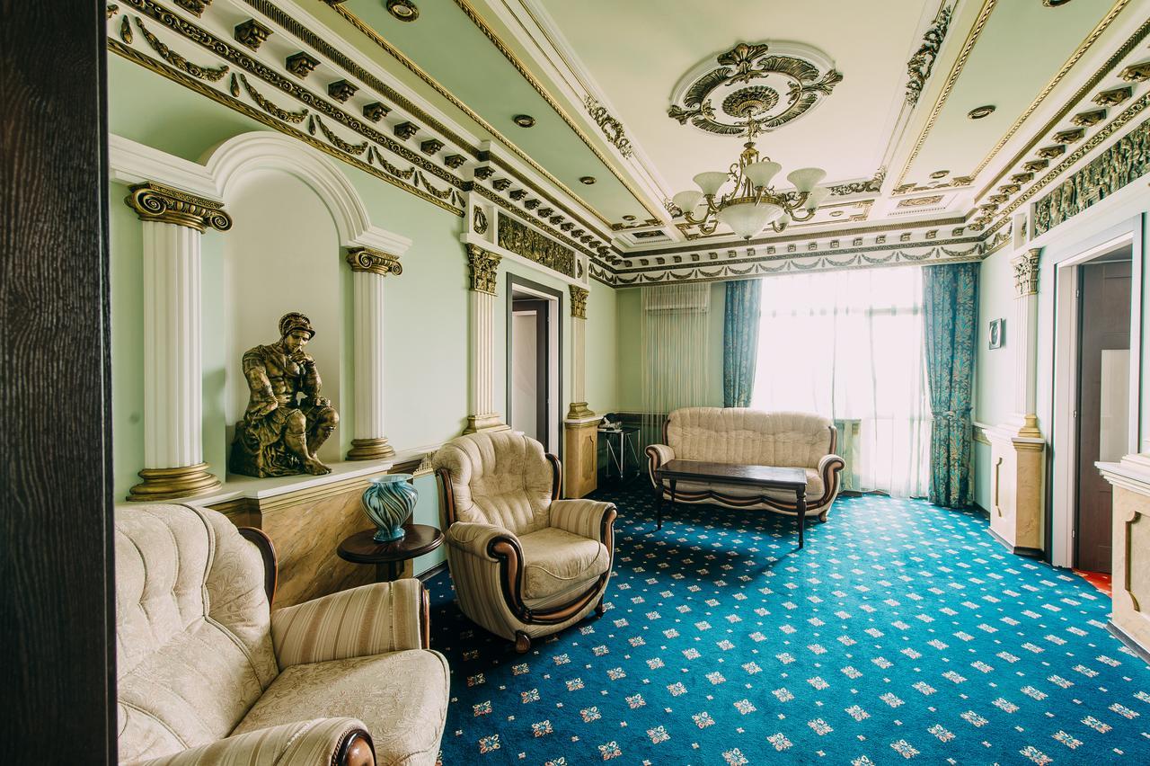 Urartu Hotel Kharkiv Extérieur photo
