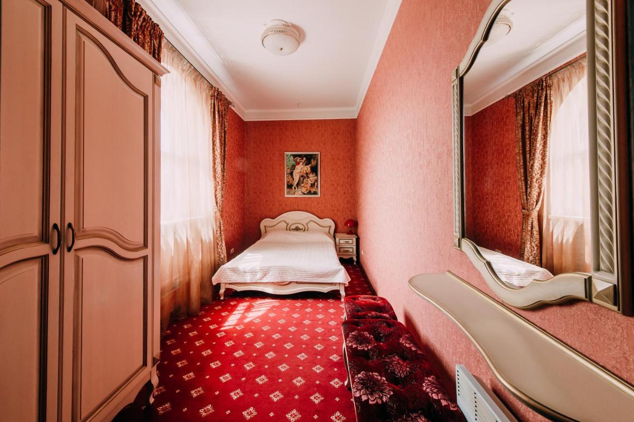 Urartu Hotel Kharkiv Extérieur photo