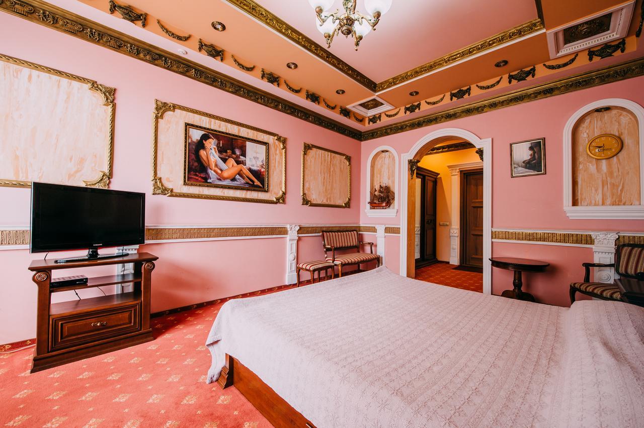 Urartu Hotel Kharkiv Extérieur photo